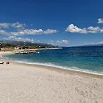 Zigo Modern Studio Apartment Near Beach
